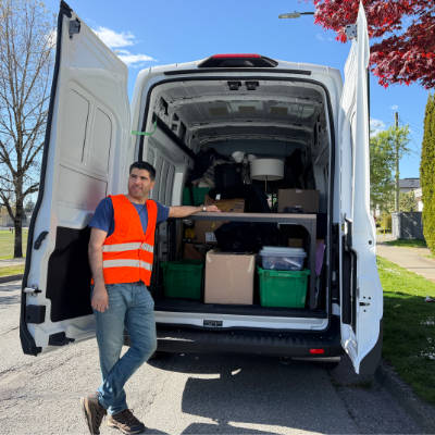 Home & Small Moves logo